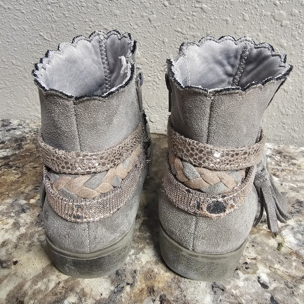 Crown Vintage Suede Scallop Ankle Boots with Braided Accent *Little Girl SIZE 12 - Picture 4 of 8